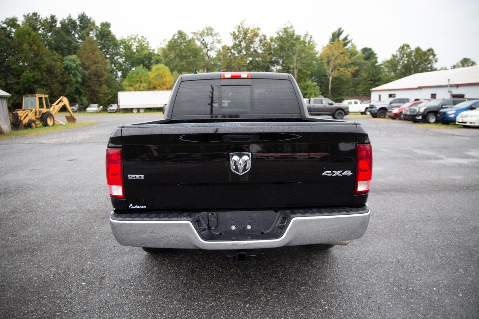 2023 Ram 1500 Classic SLT photo 4