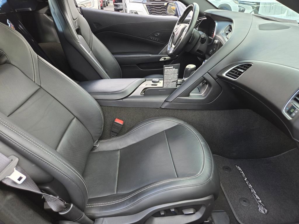 2014 Chevrolet Corvette Stingray 2LT photo 13