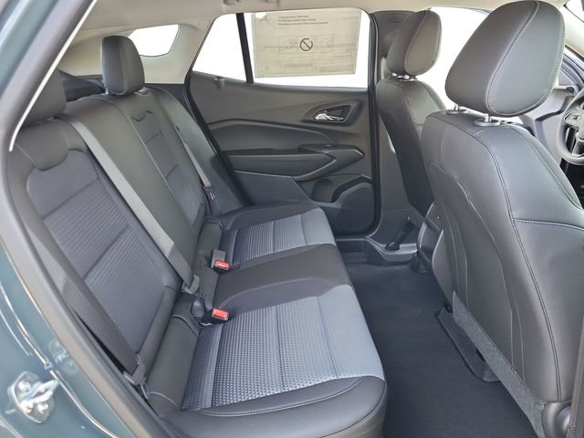 2025 Chevrolet Trax LT photo 22