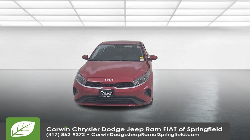 2024 Kia Forte LXS photo 2