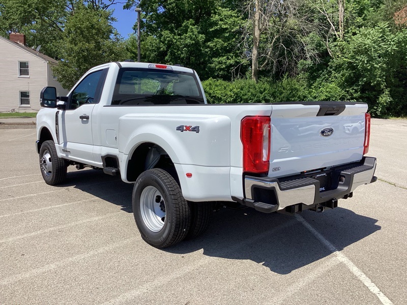 2025 Ford F-350 photo 5