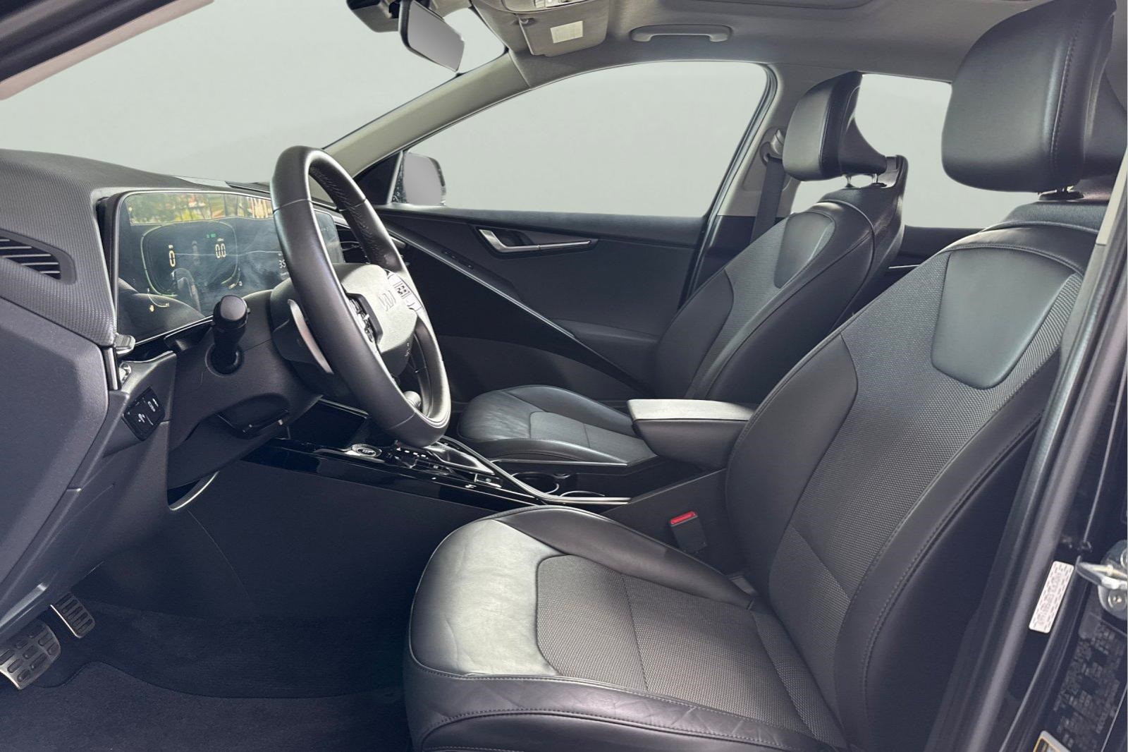 2023 Kia Niro EX photo 13