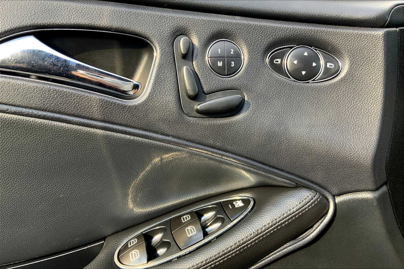 2011 Mercedes Benz CLS 550 photo 29