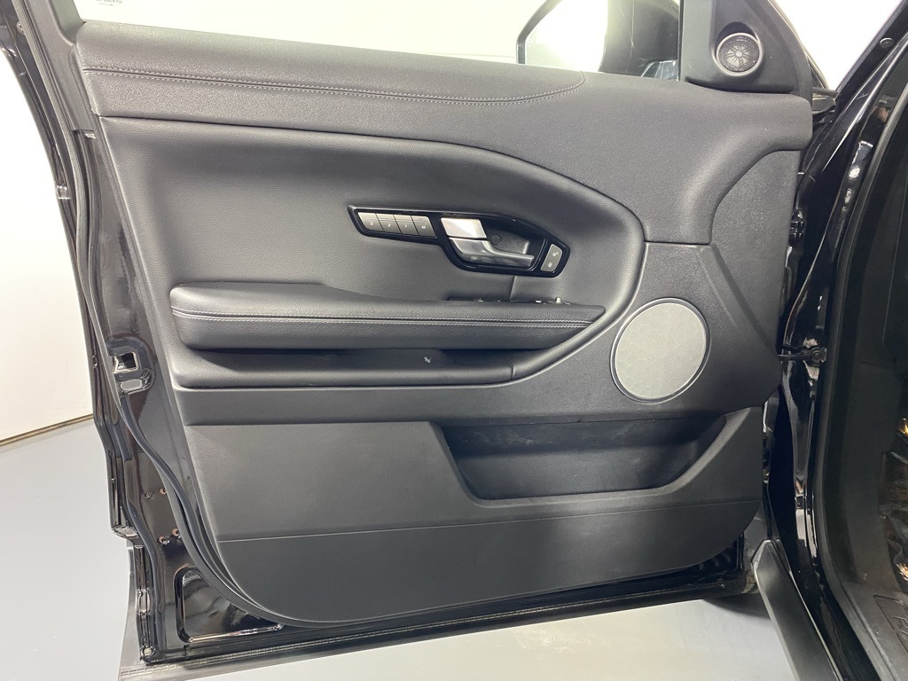 2019 Land Rover Range Rover Evoque SE Premium photo 22