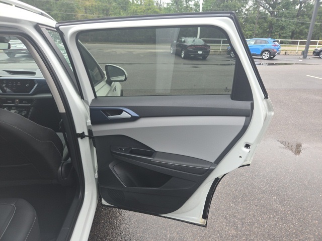 2024 Volkswagen Taos SE photo 22