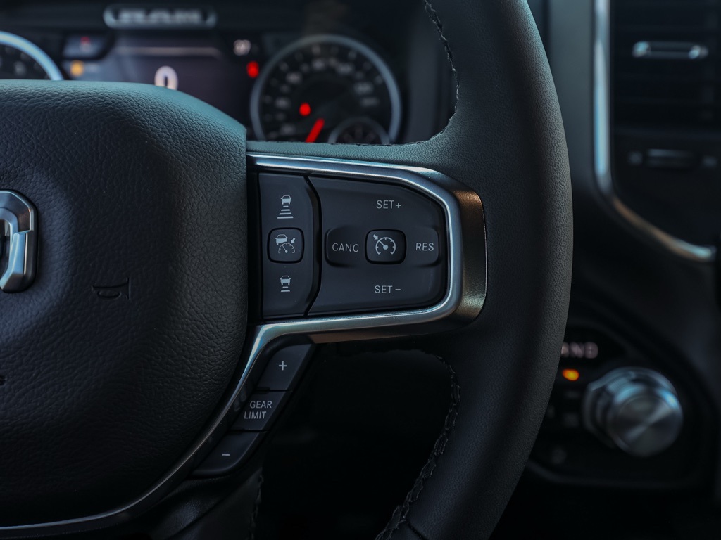 New 2026 Granite Crystal Metallic Clear-Coat Exterior Paint RAM Laramie image 25