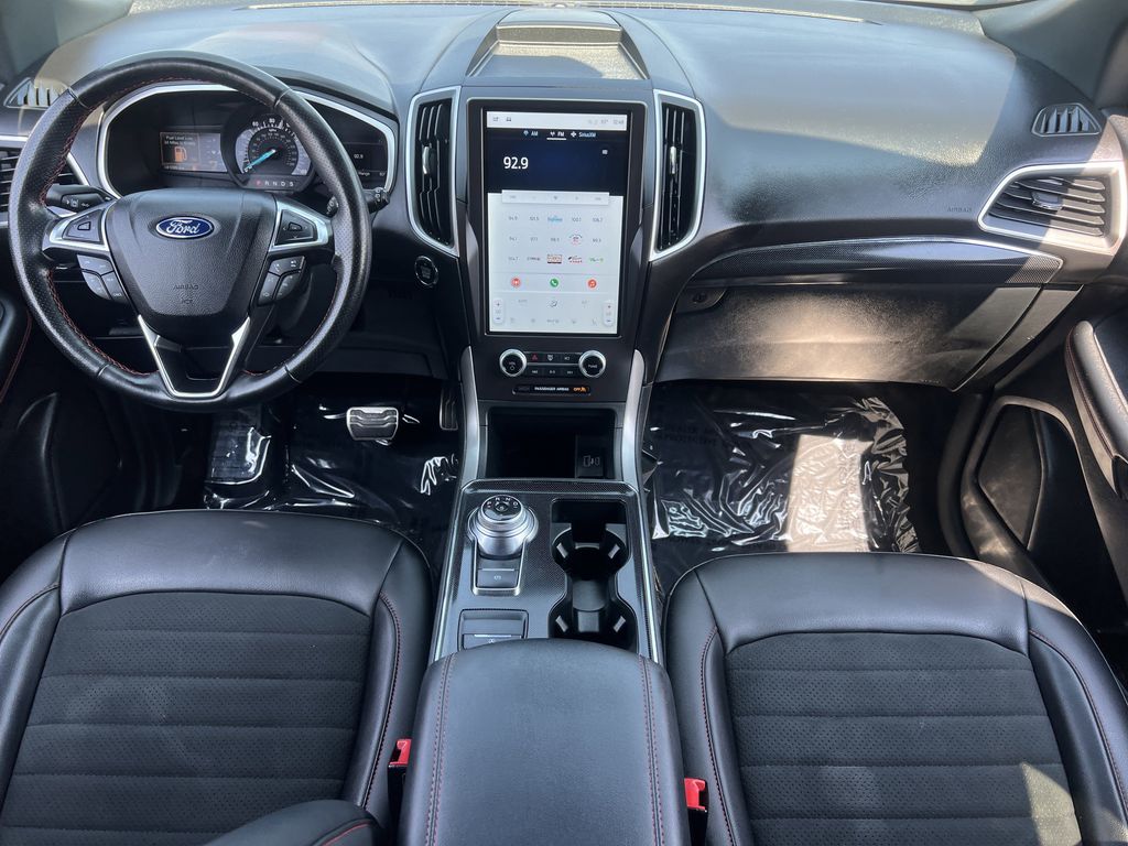 2021 Ford Edge ST photo 2