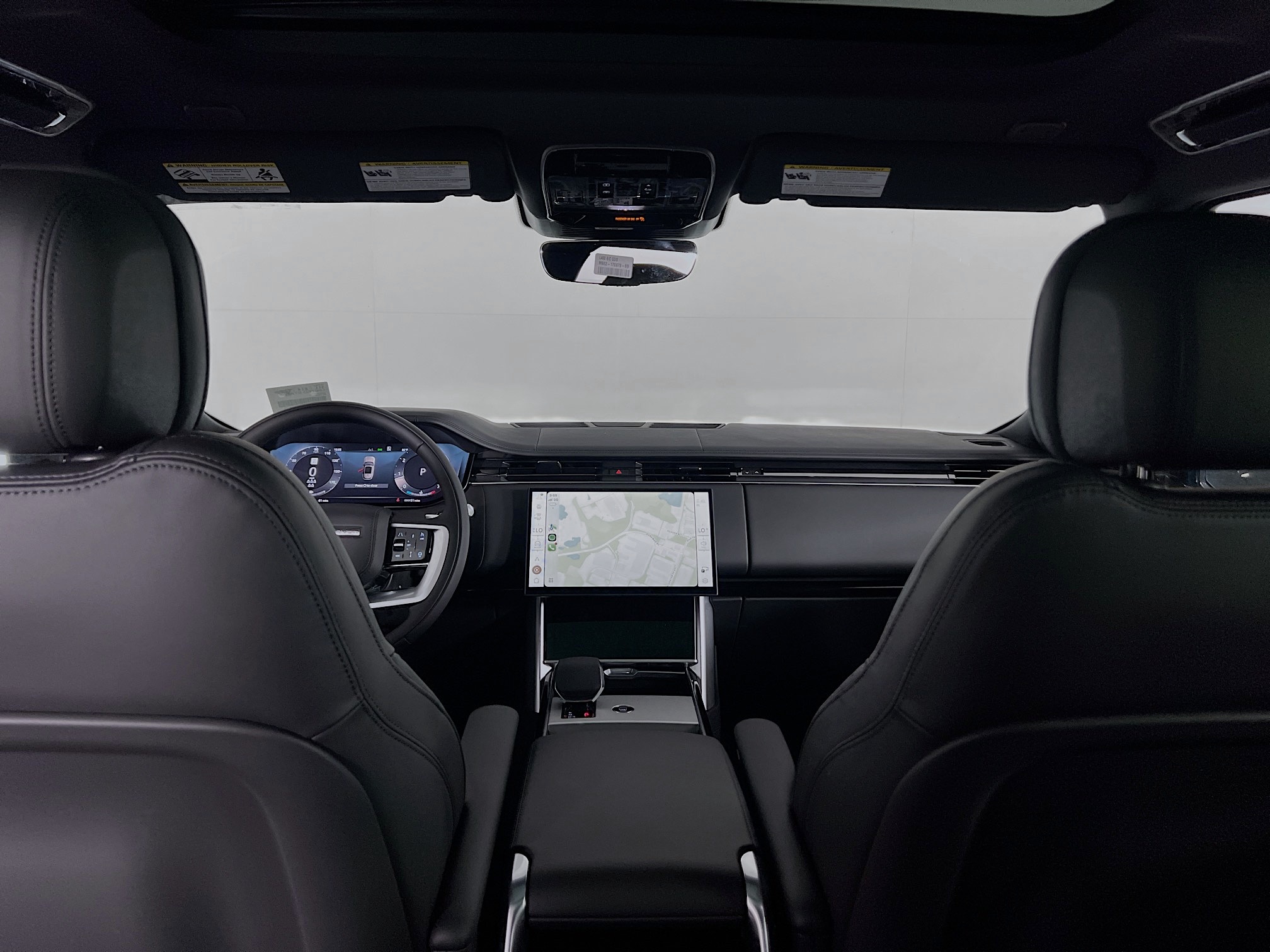 2025 Land Rover Range Rover SE photo 16