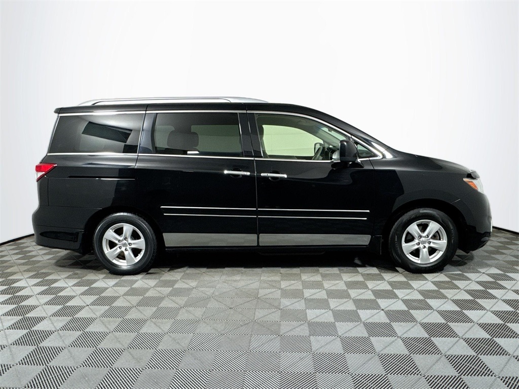 2012 Nissan Quest SV photo 4
