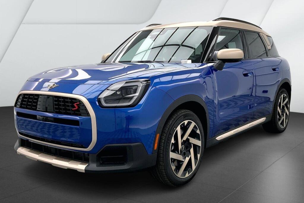 2025 MINI Countryman S's photo