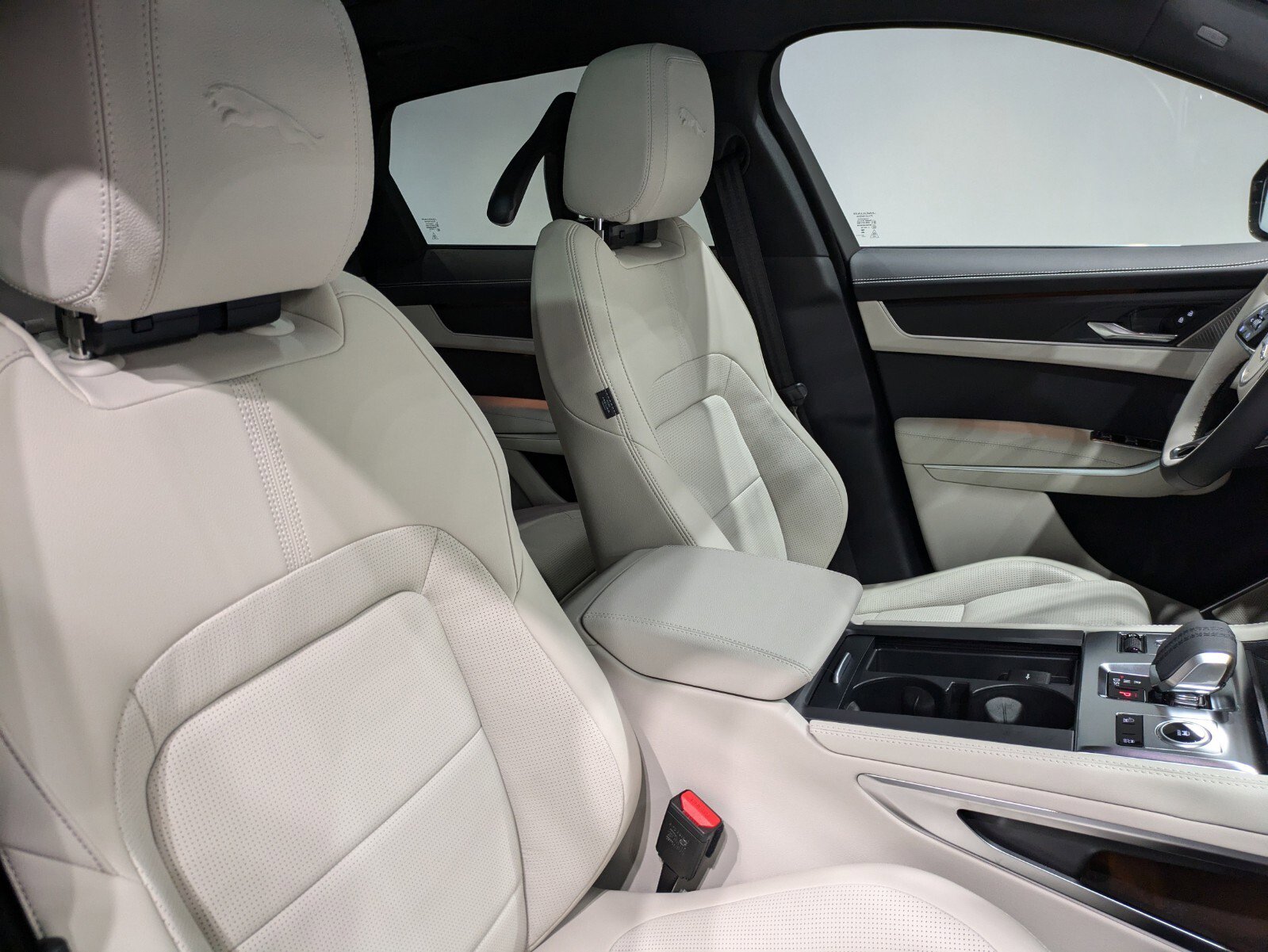 2025 Jaguar F-PACE R-Dynamic S photo 25