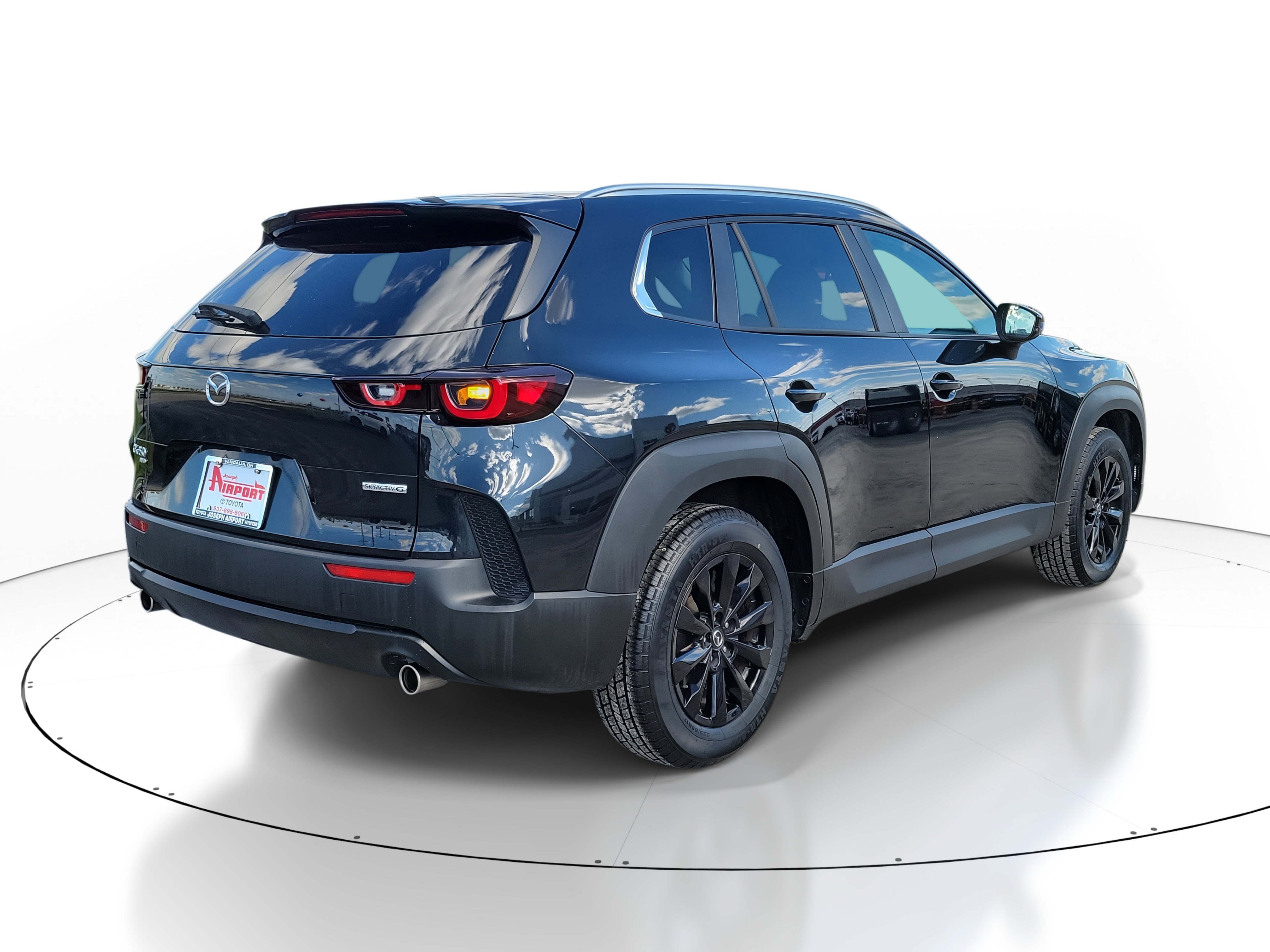 2024 Mazda CX-50 2.5 S Preferred photo 4