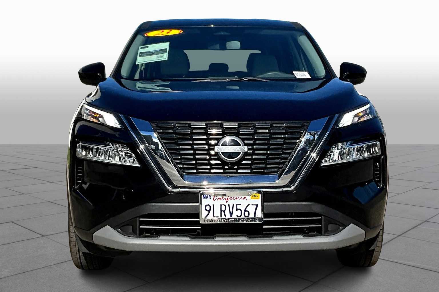 2023 Nissan Rogue SV photo 3