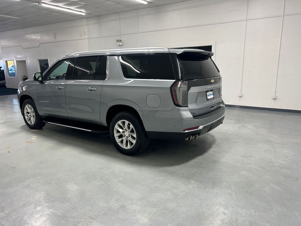 2025 Chevrolet Suburban Premier photo 3