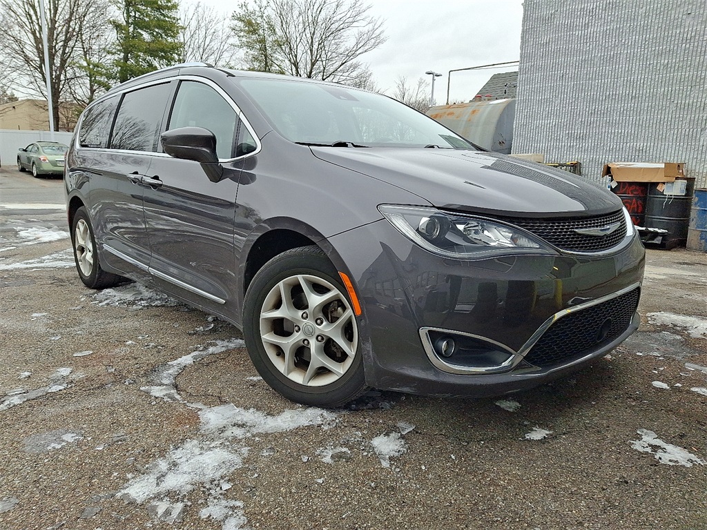 2017 Chrysler Pacifica Touring-L Plus