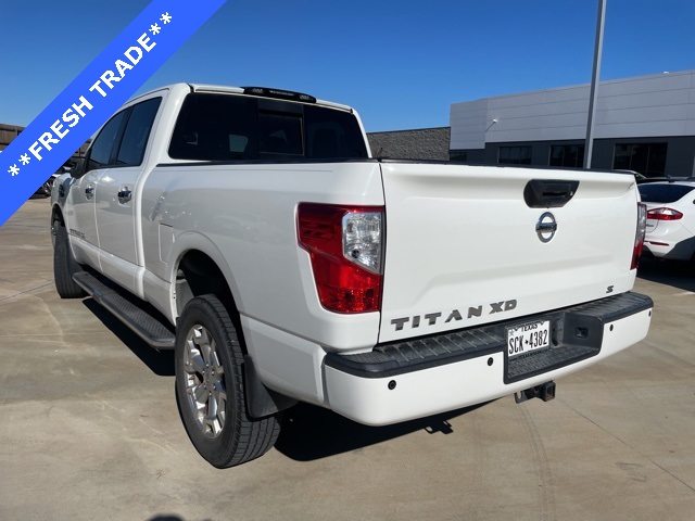 2017 Nissan Titan SV photo 3