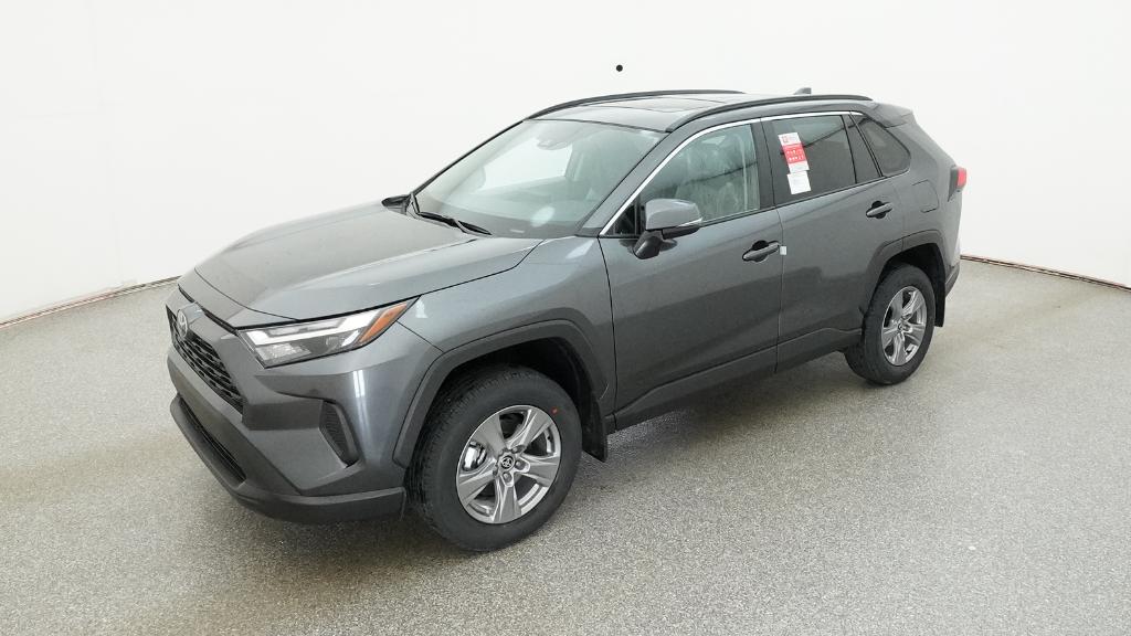 2025 Toyota RAV4 XLE's photo