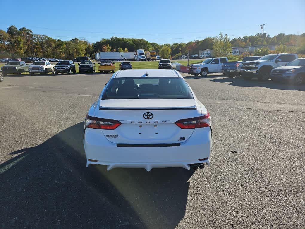 2023 Toyota Camry SE photo 3