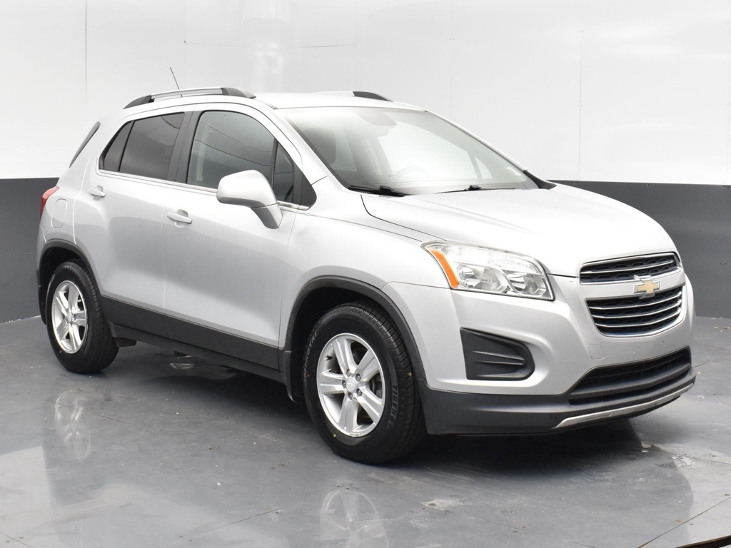 2016 Chevrolet Trax LT photo 2