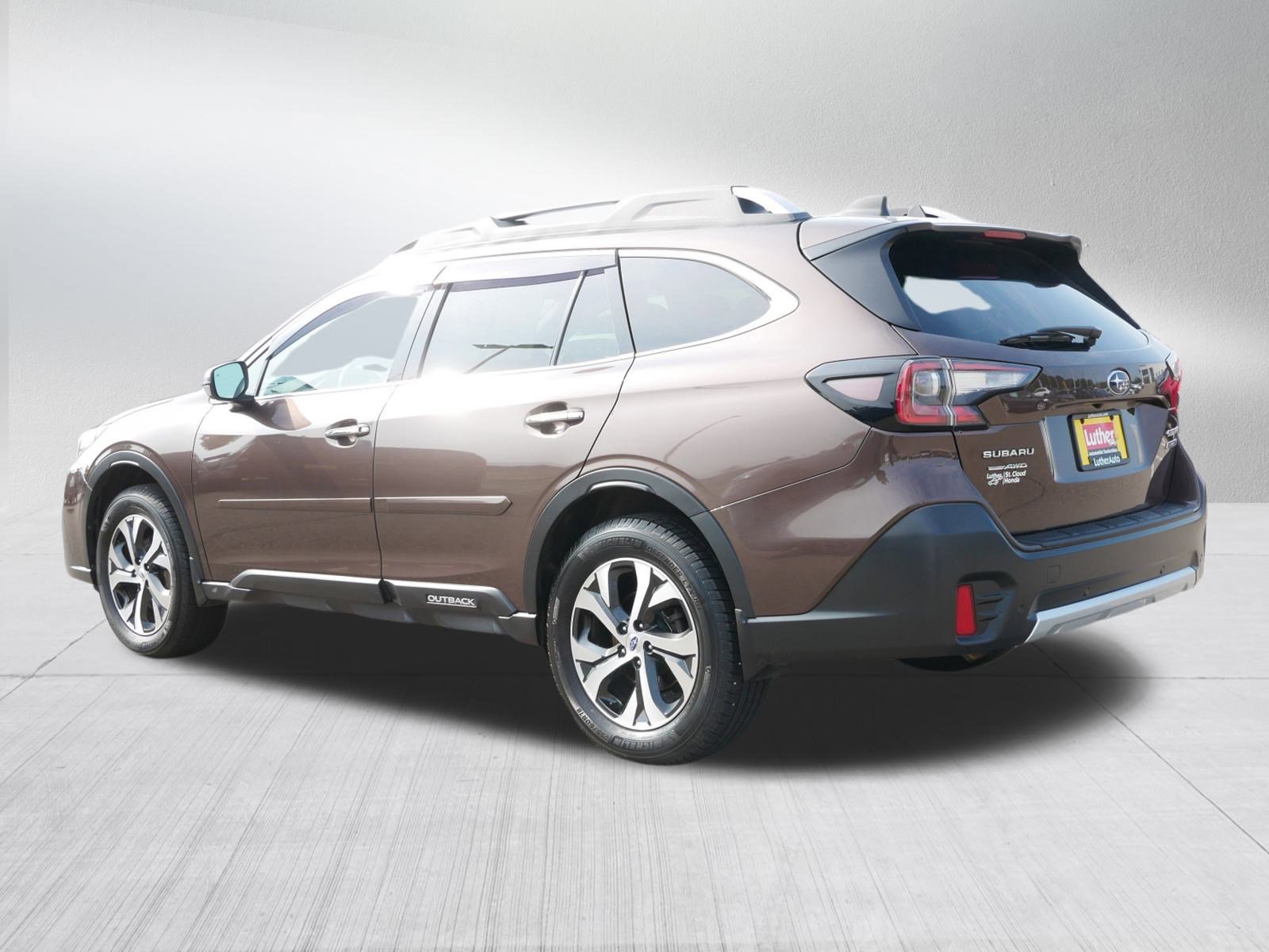 2020 Subaru Outback Touring photo 5