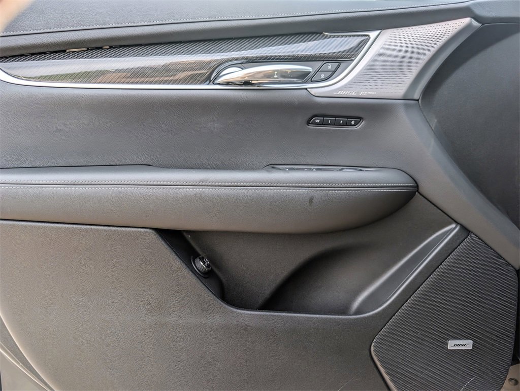 2025 Cadillac XT6 Sport photo 10