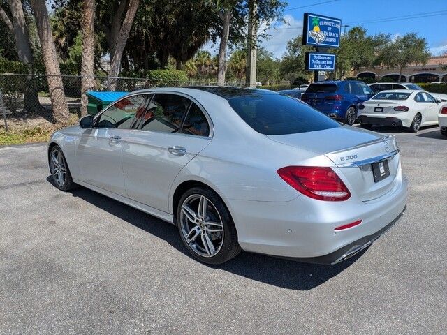 2019 Mercedes Benz E 300 photo 4