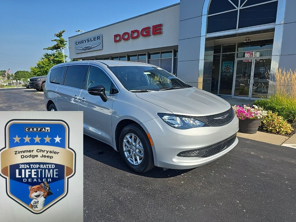 2026 Chrysler Voyager LX's photo