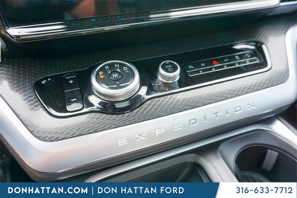 2025 Ford Expedition Platinum photo 8