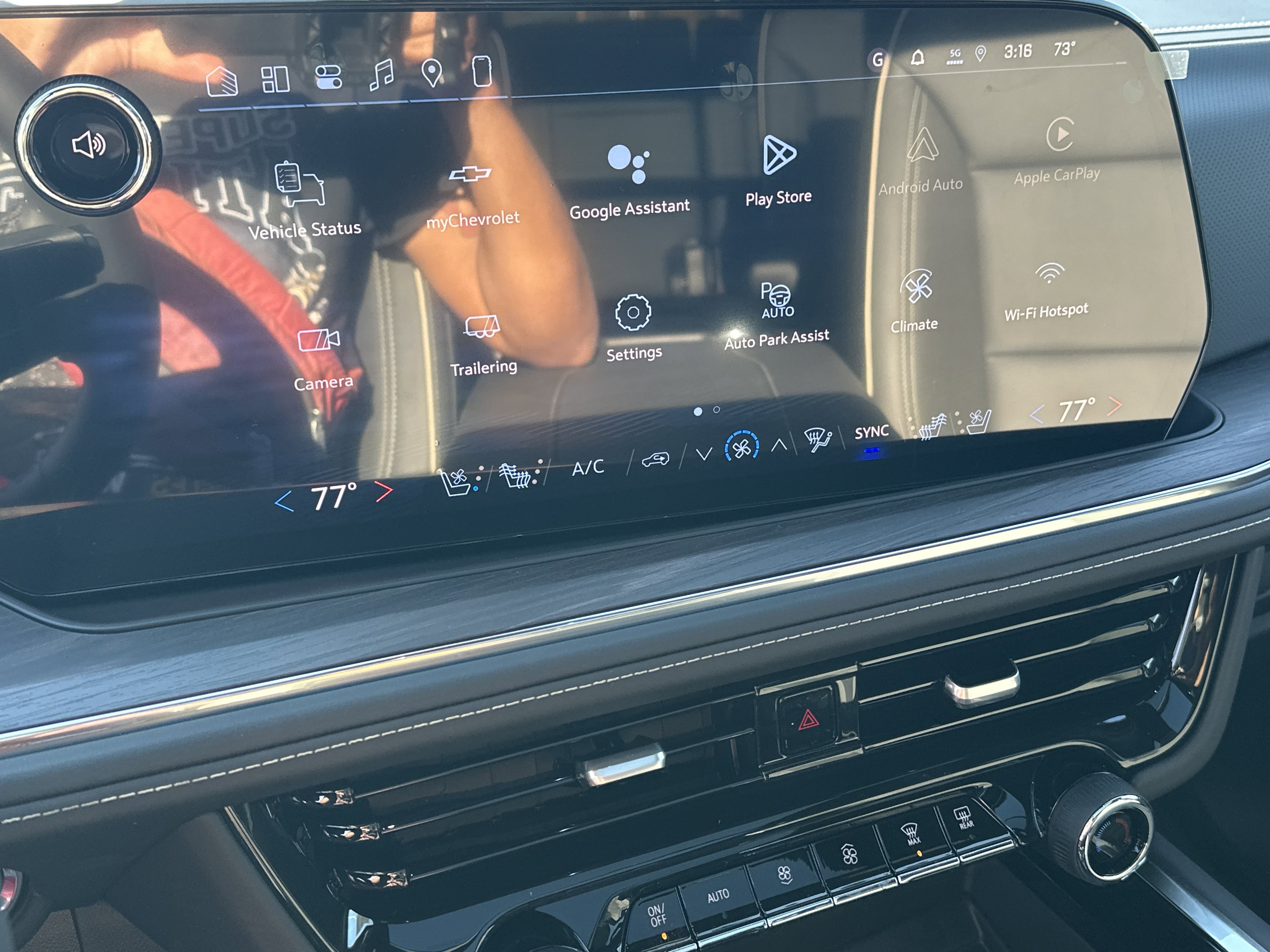 2026 Chevrolet Suburban Premier photo 4