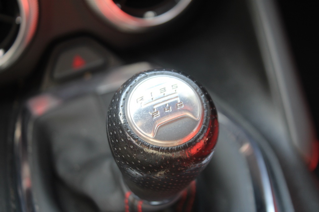 2023 Chevrolet Camaro 2LT photo 23