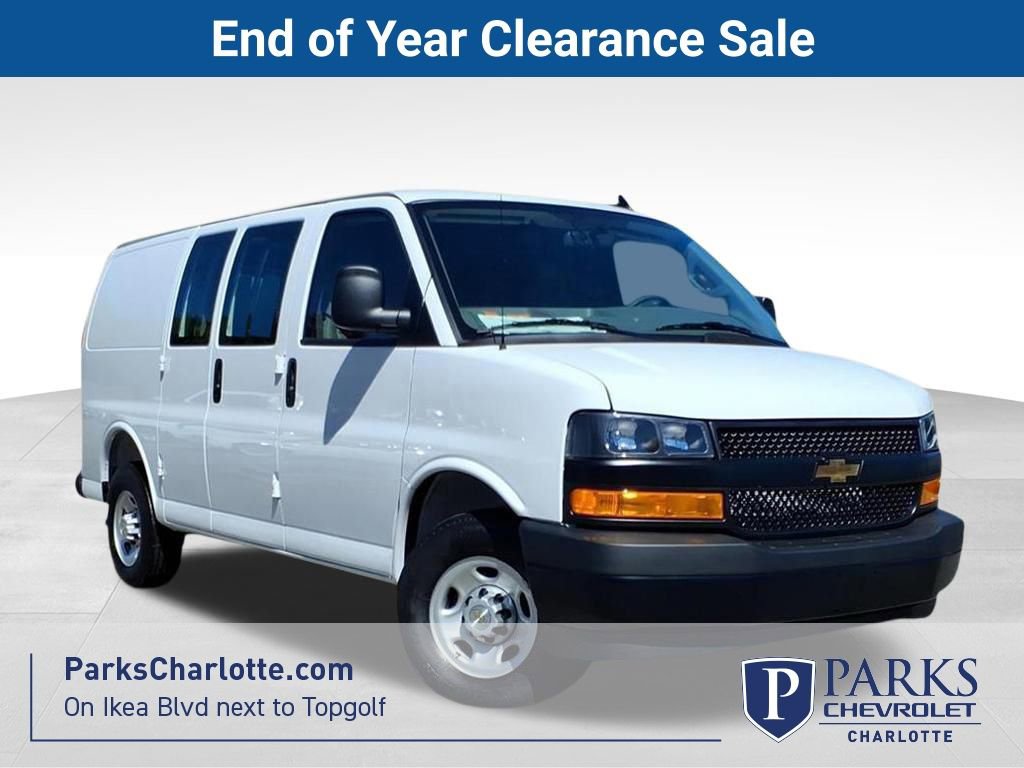 2025 Chevrolet Express Base's photo