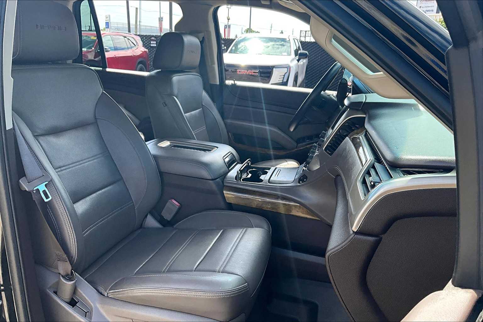 2017 Gmc Yukon Denali photo 8