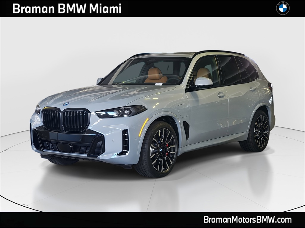 2026 BMW X5 50e's photo