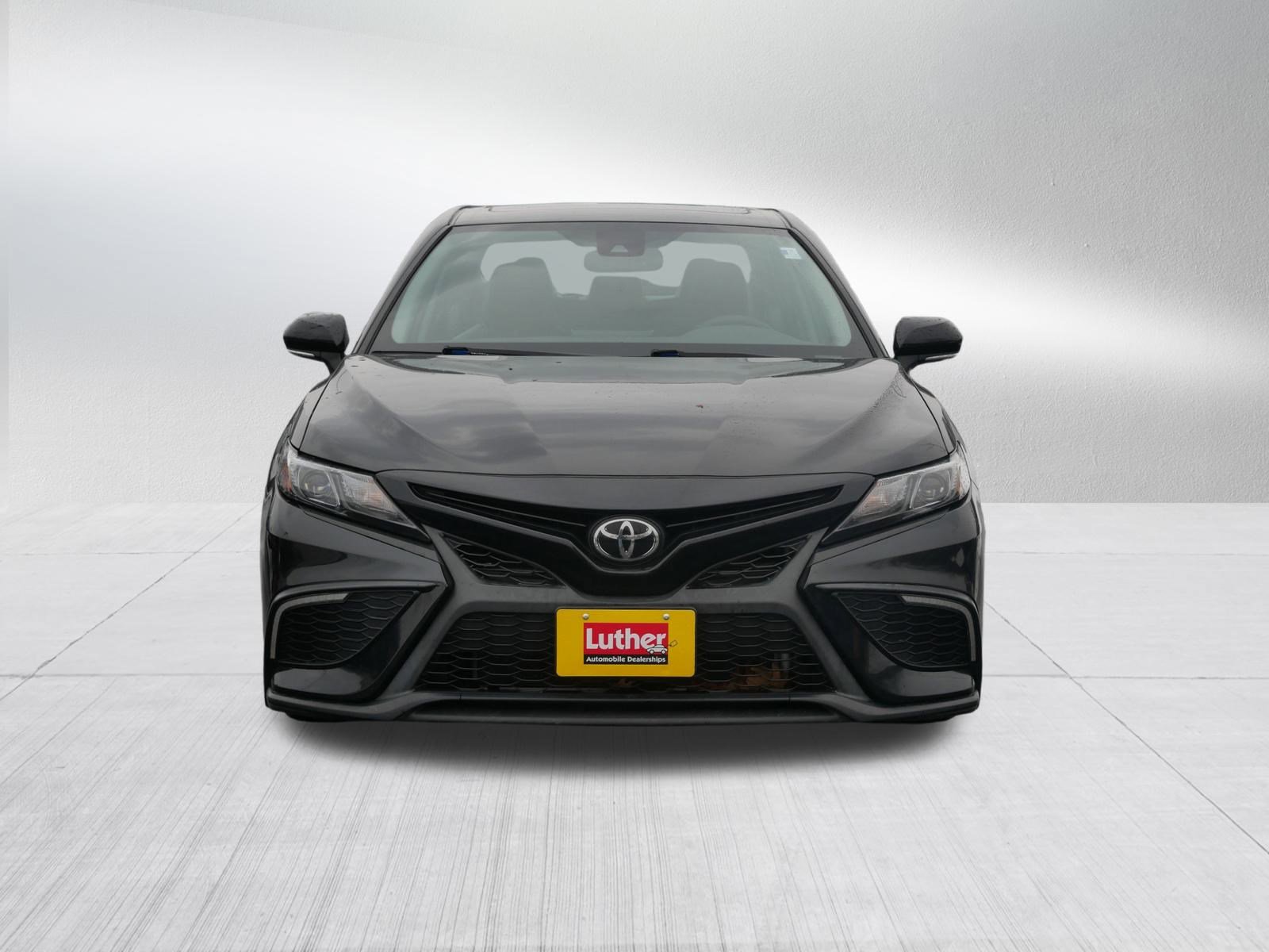 Used 2022 Toyota Camry SE with VIN 4T1T11BK2NU071890 for sale in Minneapolis, Minnesota