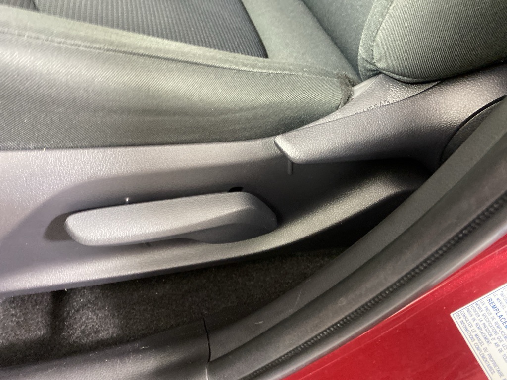2020 Toyota RAV4 Hybrid LE photo 11