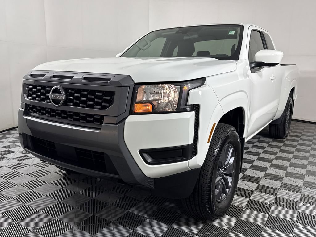 2025 Nissan Frontier SV photo 3