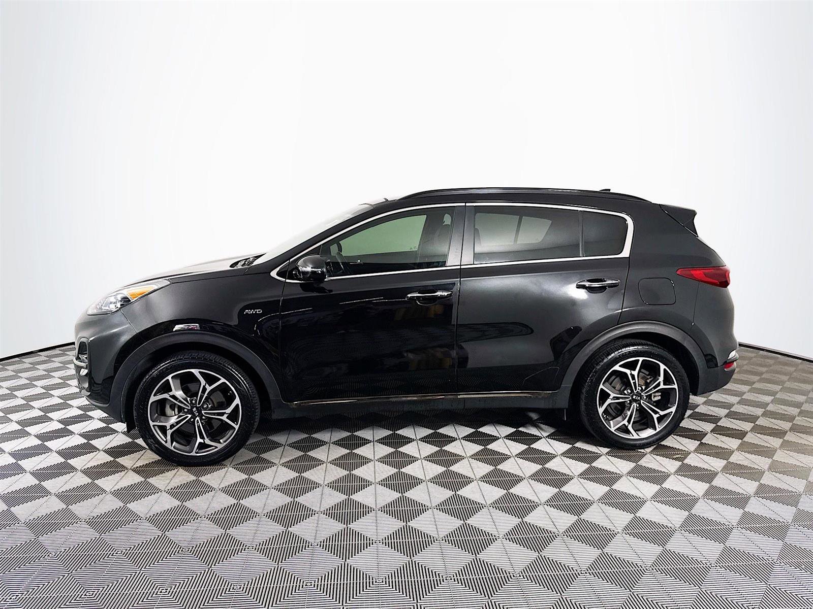 2020 Kia Sportage SX Turbo photo 2