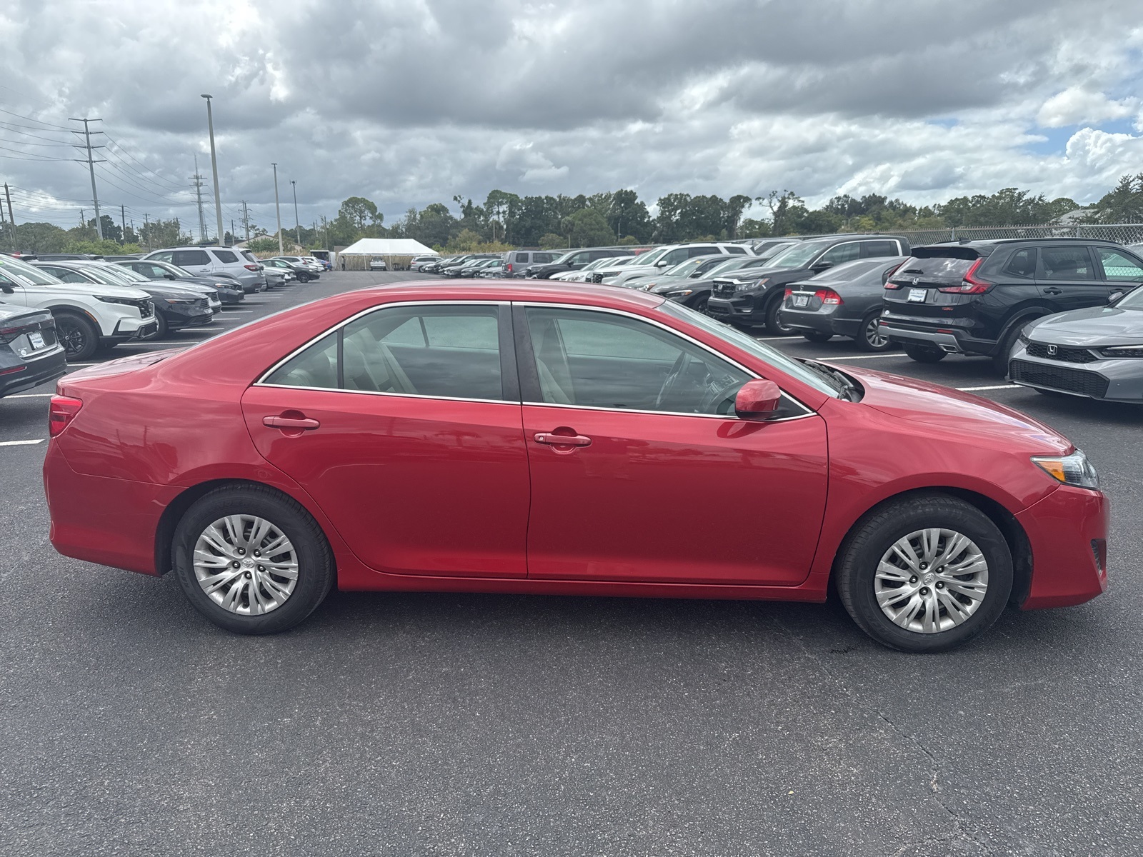2014 Toyota Camry SE photo 8