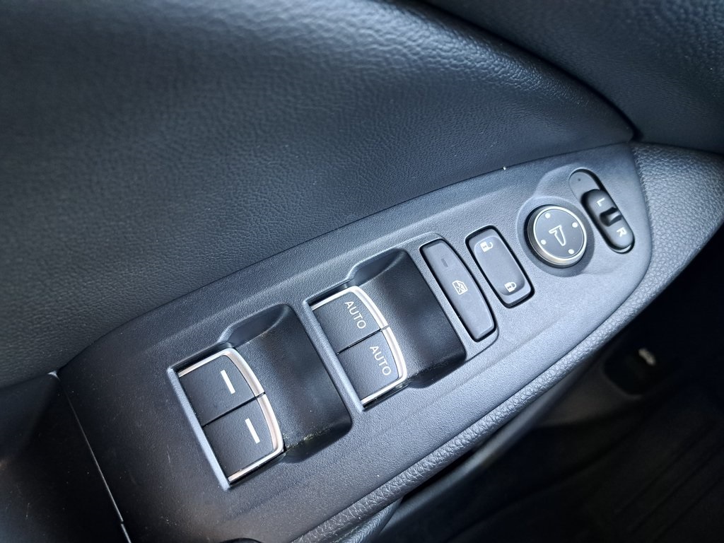 2021 Honda Accord Hybrid EX-L photo 17