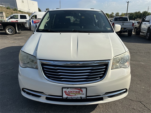 2012 Chrysler Town & Country Touring photo 3