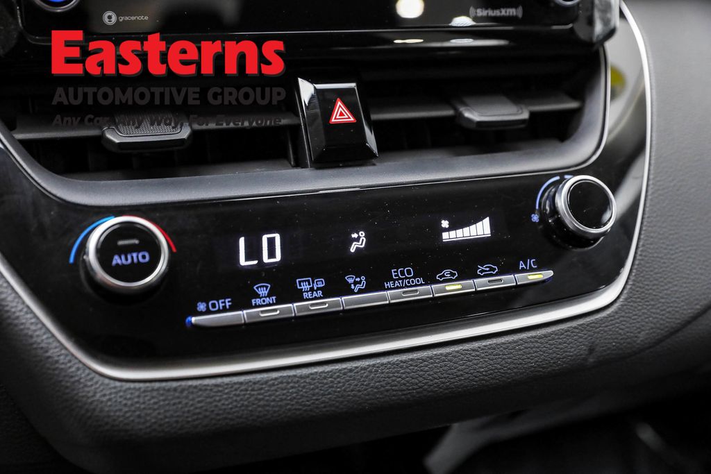 2021 Toyota Corolla LE photo 15