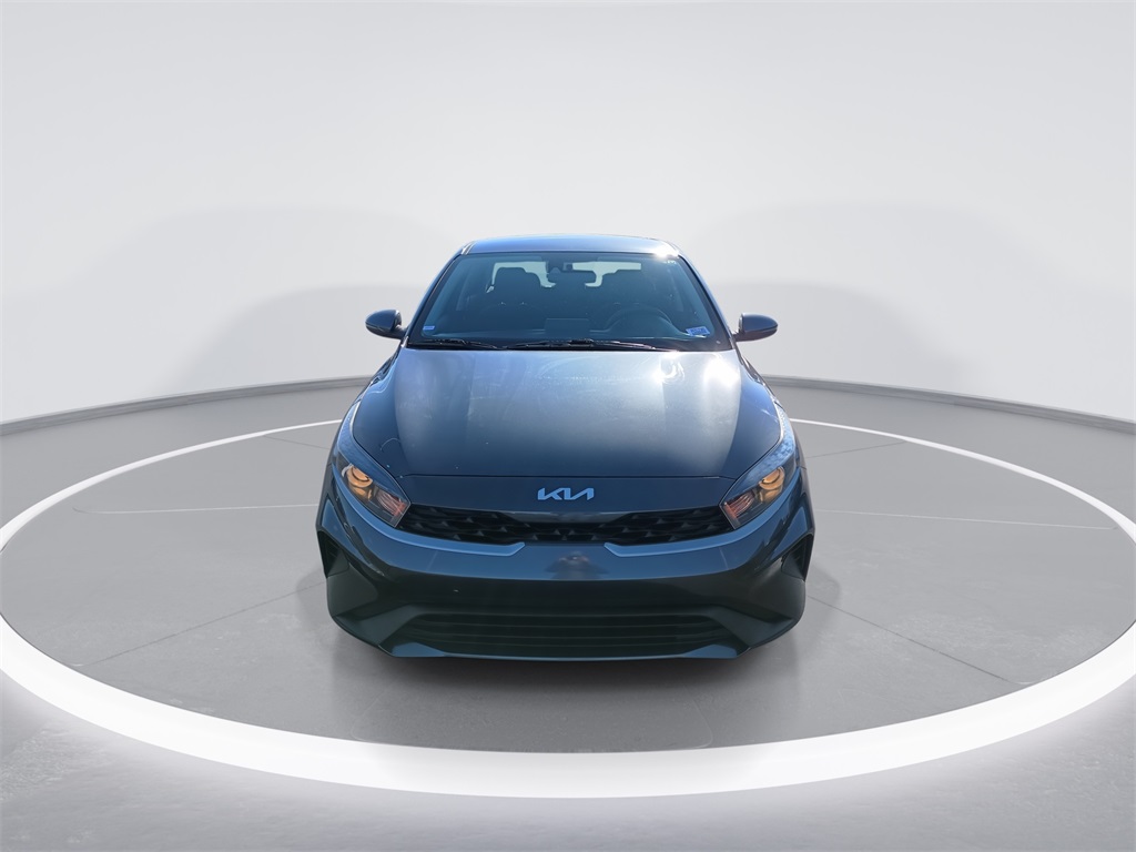 2023 Kia Forte LXS photo 3