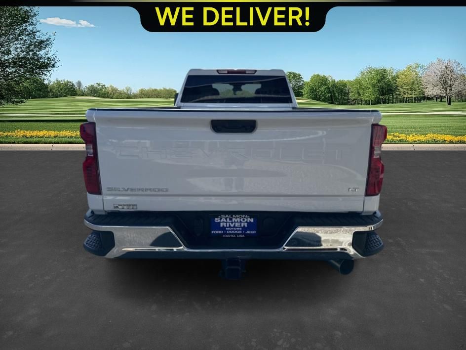 2026 Chevrolet Silverado 3500HD LT photo 4