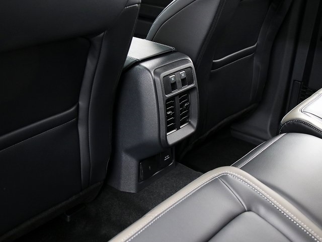 2025 Ford Bronco Outer Banks photo 13