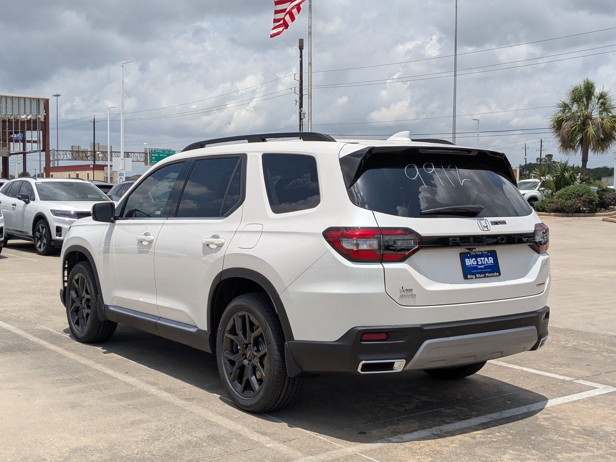 2025 Honda Pilot Touring photo 3