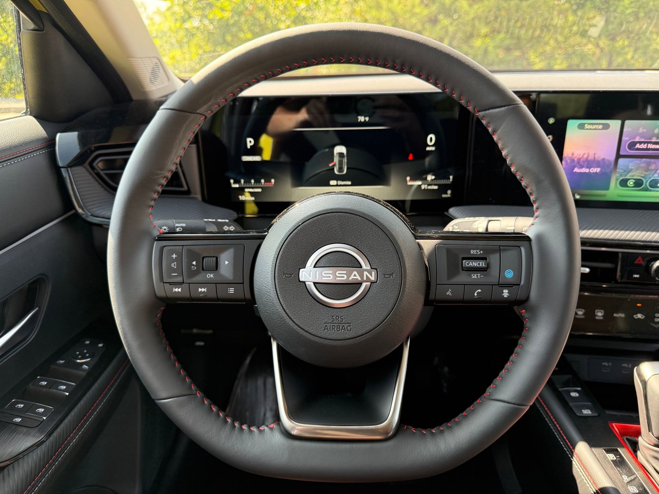 2025 Nissan Kicks SR photo 11