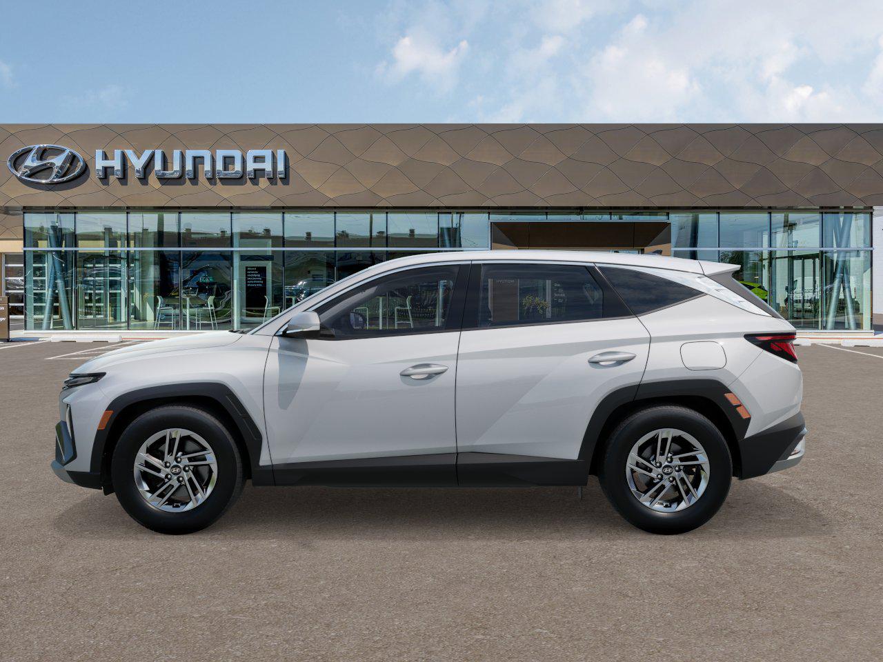 2025 Hyundai Tucson SE photo 3