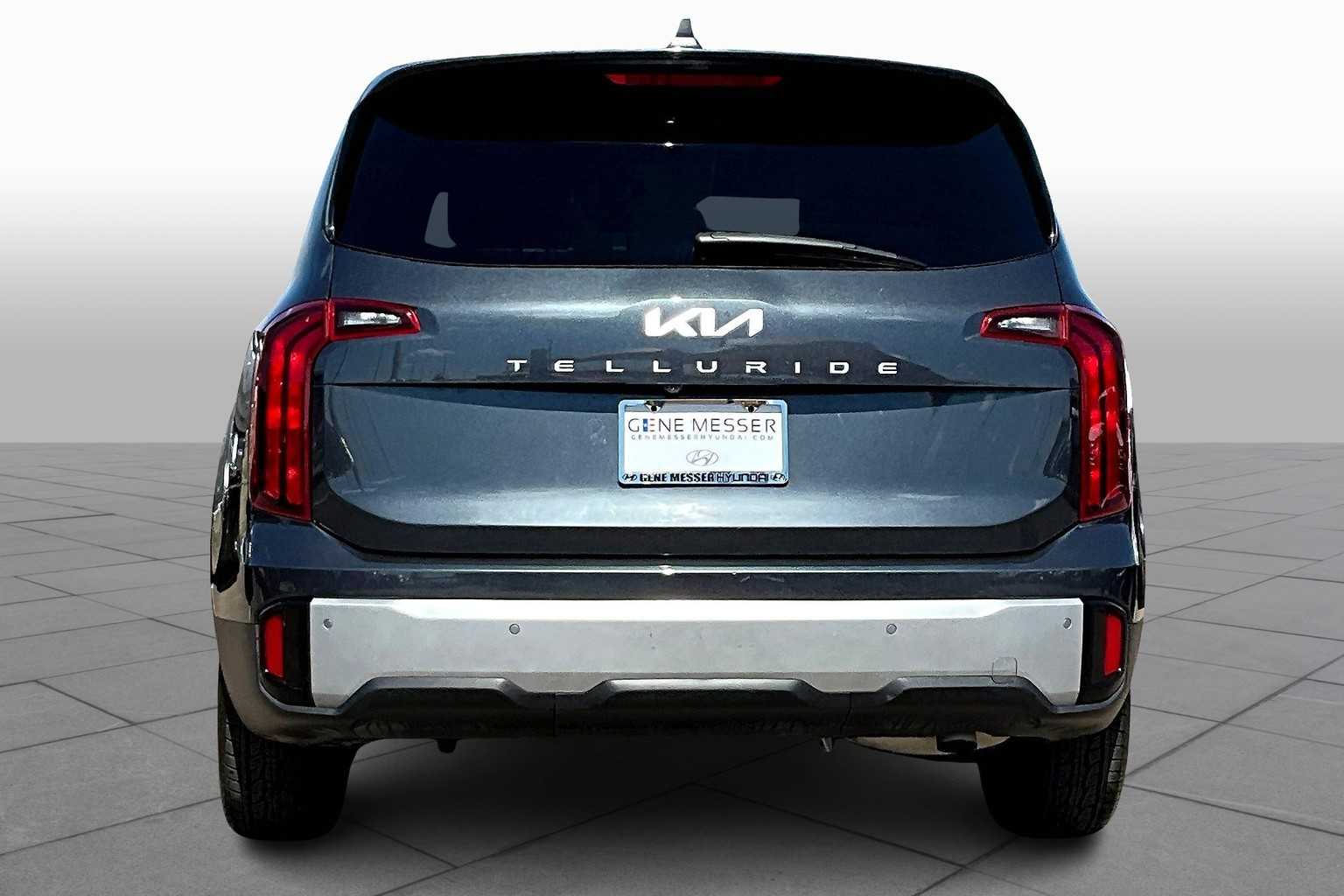 2023 Kia Telluride LX photo 4