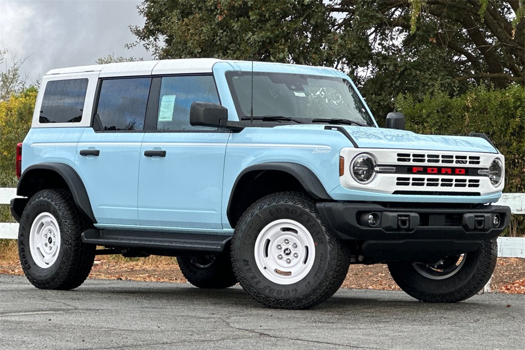 2025 Ford Bronco Heritage First Edition photo 2