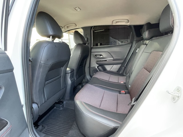2025 Nissan Kicks SR photo 26
